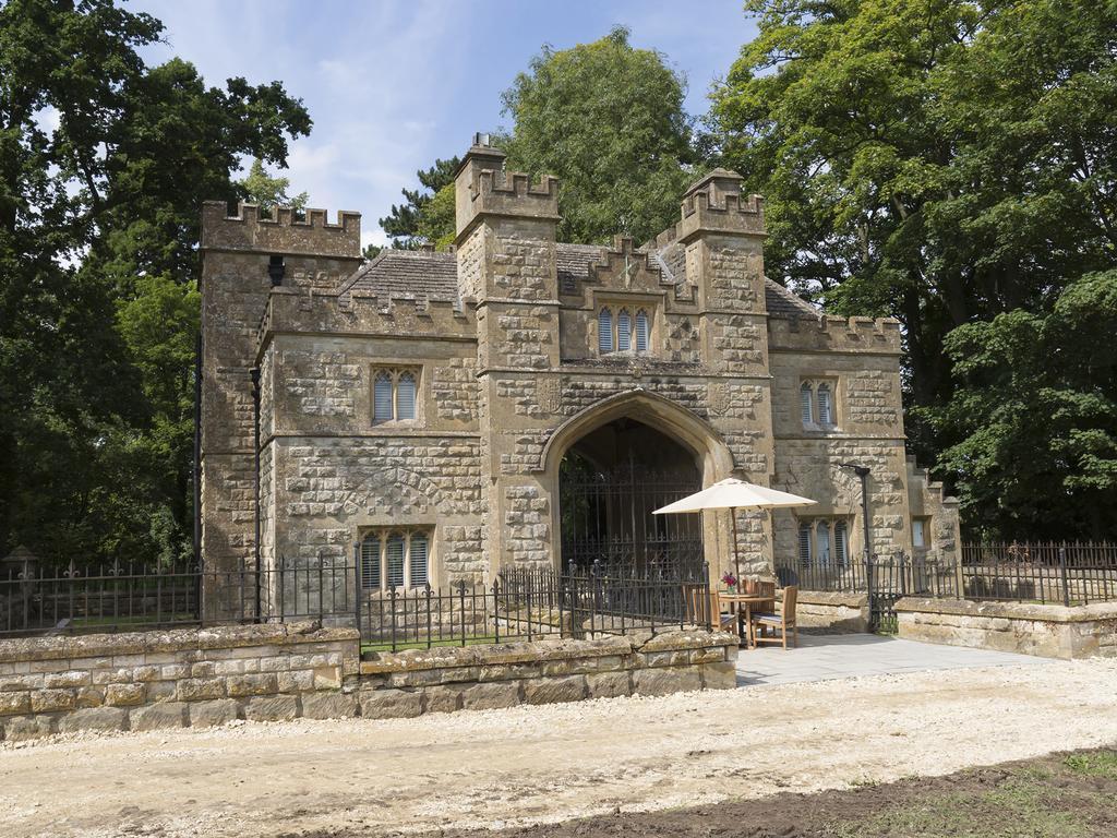 Castle Gatehouse Villa วินช์คอมบ์ ภายนอก รูปภาพ